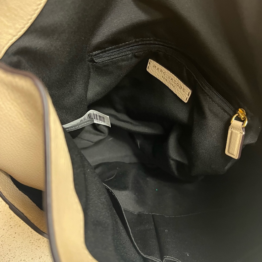 Marc Jacobs Ivory Leather Bag - Picture 9 of 10